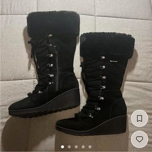 bearpaw lace up suede faux fur wedge boot 
size: women’s 10